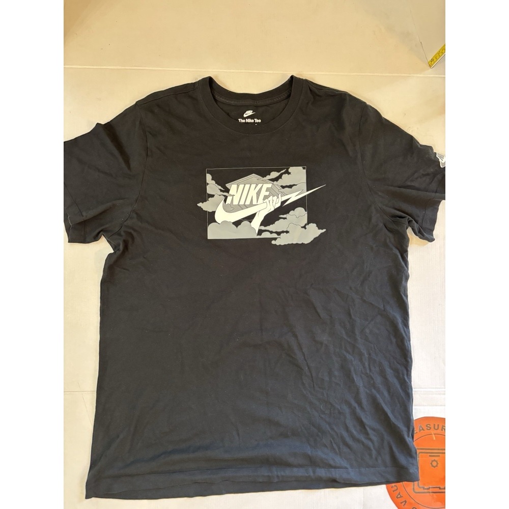 Nike Club Graphic Tee Shirt Sz XL‎ Lightning Bolt Zeus Short Sleeve Tee Shirt